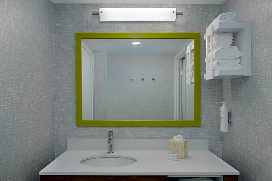 Hampton Inn & Suites by Hilton Toronto Downtown