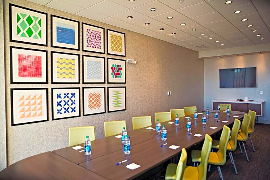 Holiday Inn Express & Suites - Rantoul By IHG