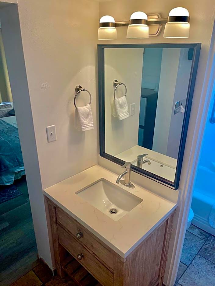 Canyon's Edge Route 66 Motel