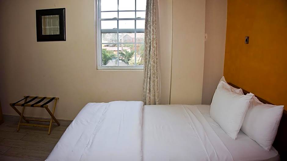 Tropical Enclave Hotel