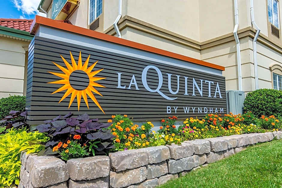 La Quinta Inn & Suites by Wyndham Bentonville