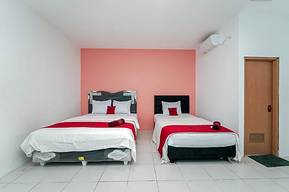 OYO 779 Mn One Residence Syariah Near ITC Cempaka Mas Near Kalbe Farma