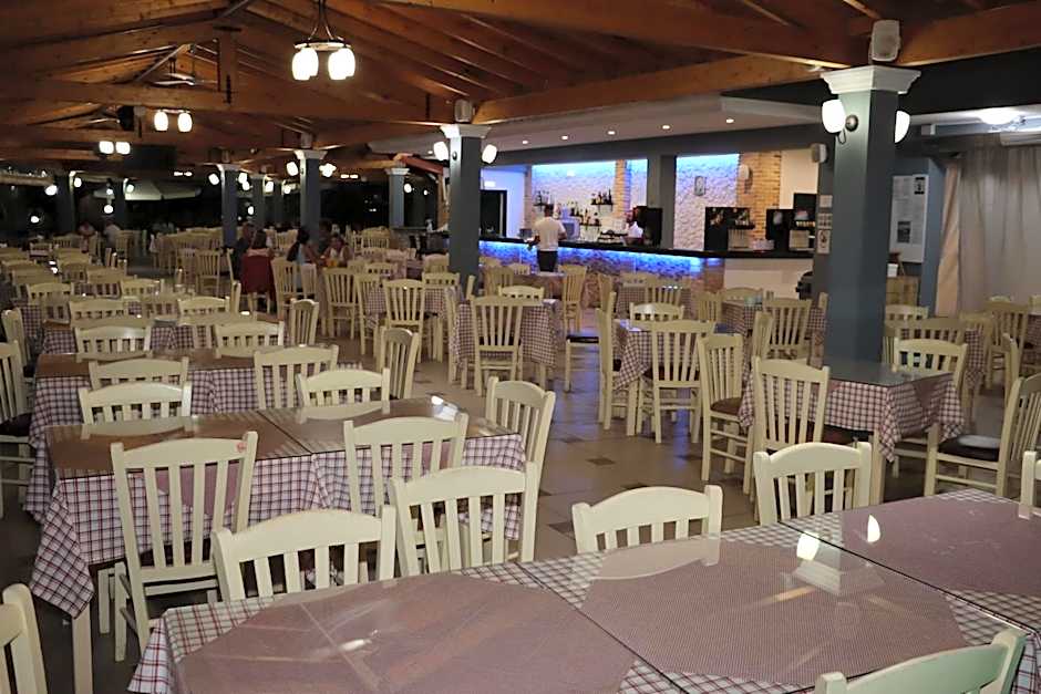 Angela Beach Hotel & Apts