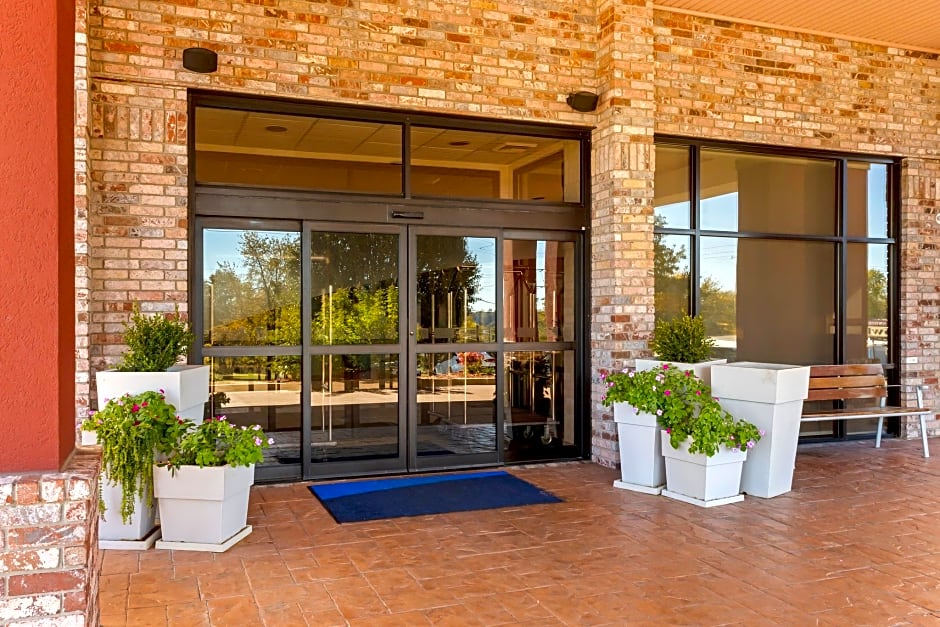Holiday Inn Express Hotel & Suites Harrison