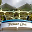 Treasure Cove Hotel & Restaurant