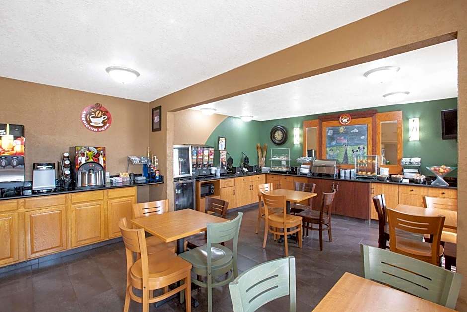 AmericInn by Wyndham Council Bluffs