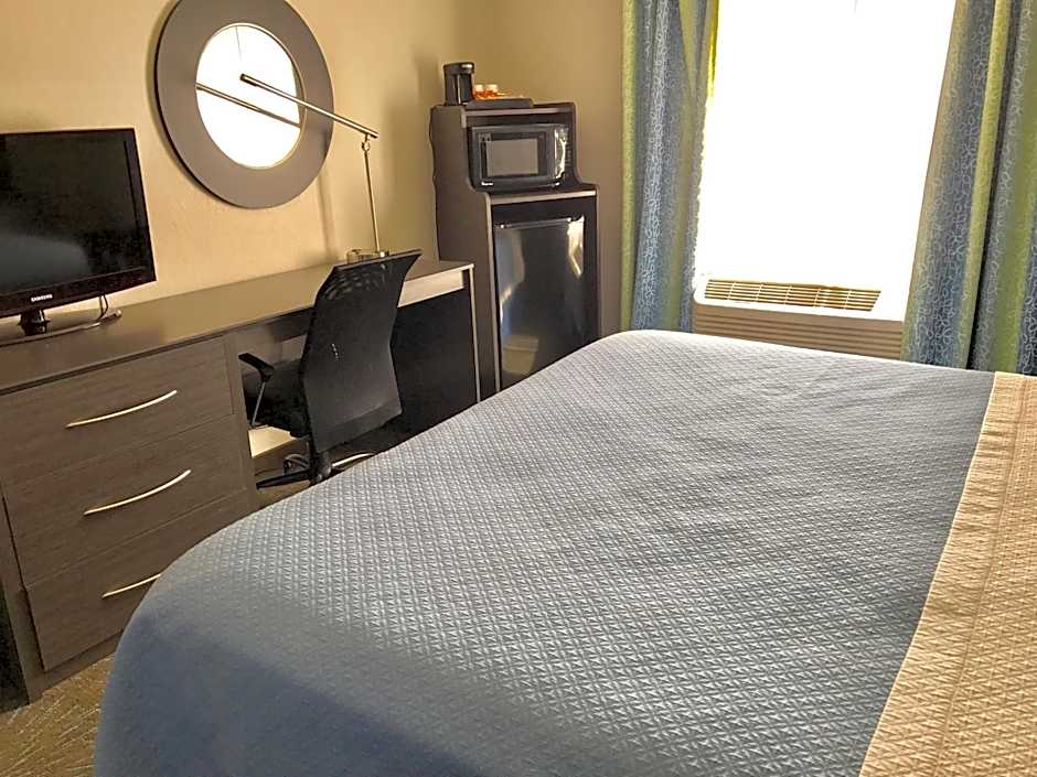 Days Inn & Suites by Wyndham East Flagstaff