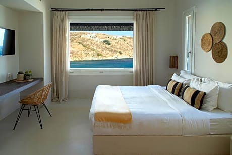Five-Bedroom Villa with Sea View & Private Pool