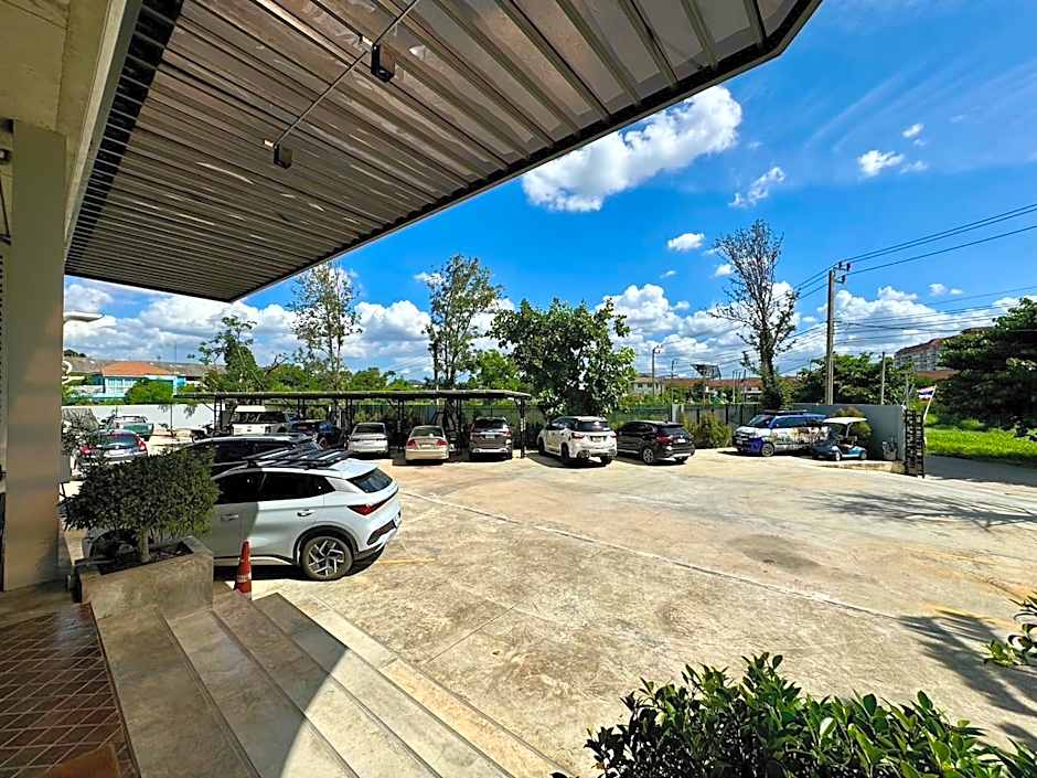 Chainam-Charmchuree residences cafe and spa