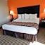 Howard Johnson by Wyndham Arlington Ballpark / Six Flags