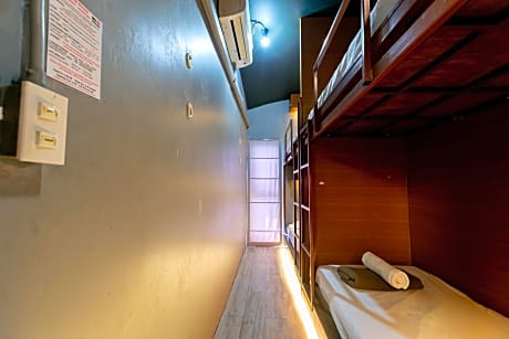 Economy Quadruple Room with Shared Bathroom (Adults Only)