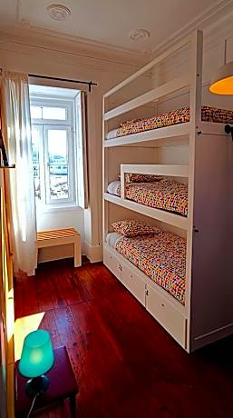 Bed in 3-Bed Mixed Dormitory Room with Private Bathroom