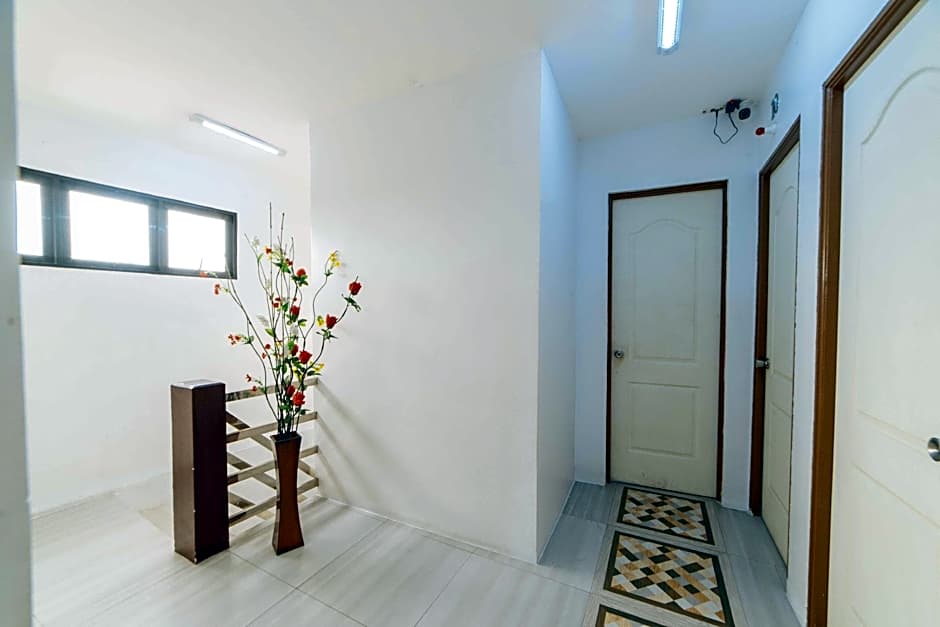 RedDoorz @ San Antonio Binan Laguna