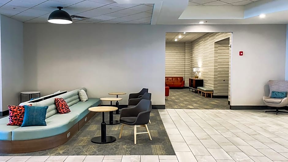 Holiday Inn Omaha Downtown Waterpark By IHG
