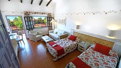 Double or Twin Room (2 Adults + 1 Child)