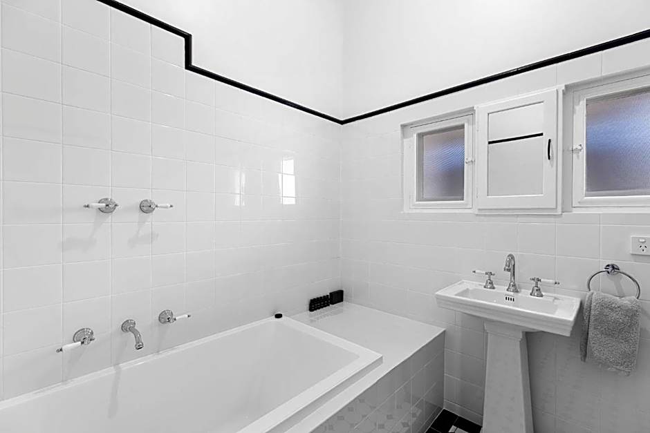 Deco Beach Luxury Apartments