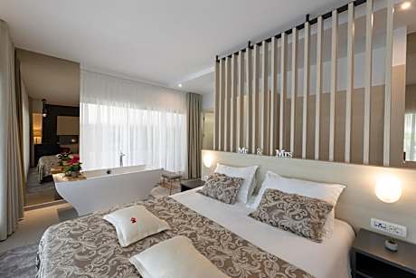 Luxury Cesar Suite
