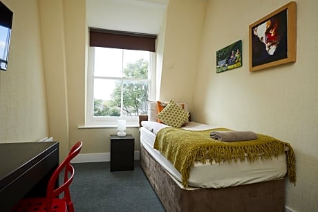 Single room-Classic-Shared Bathroom-City View-Room 7