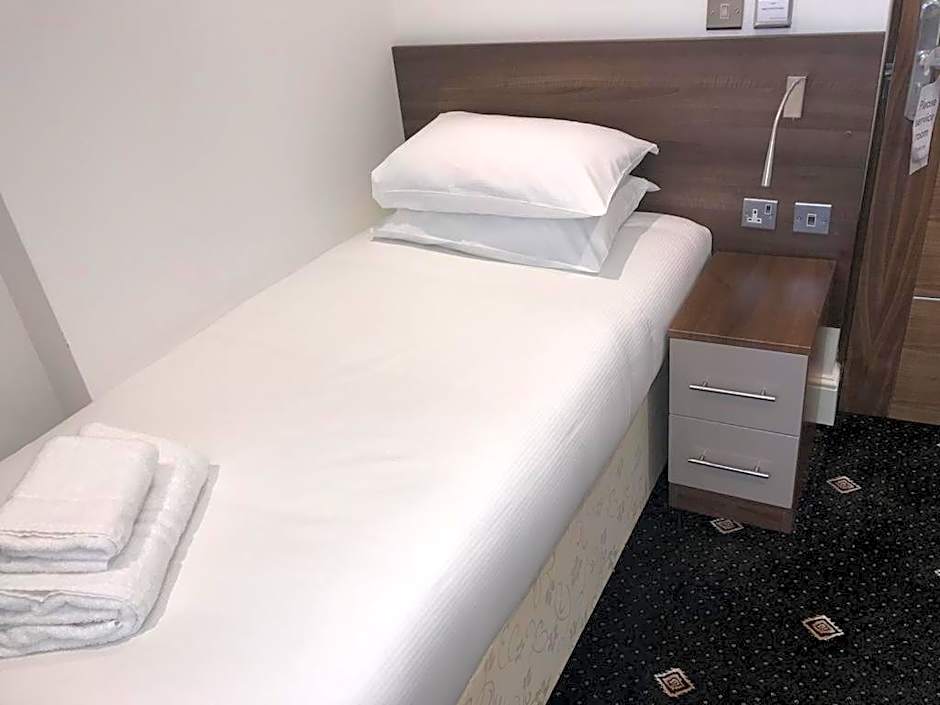 Photo 1 of 5 of Single Room