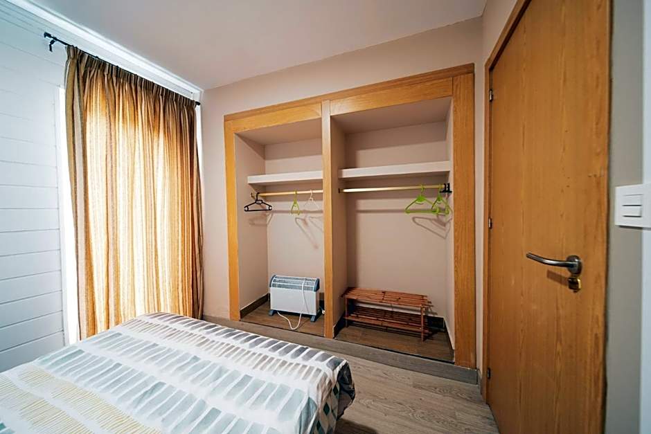 Albergue Barullo - Cubículos - Literas - Habitaciones