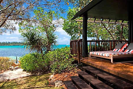 Panoramic Bungalow Suite, Guest room, 1 King, Bay view, Lagoon access, Terrace