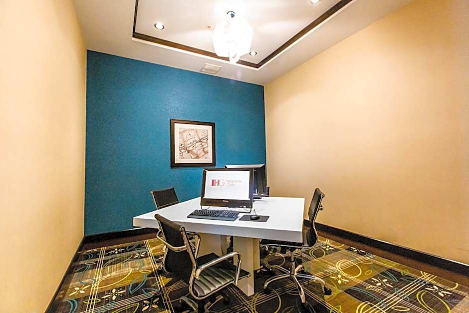 Holiday Inn Express & Suites Spruce Grove - Stony Plain By IHG