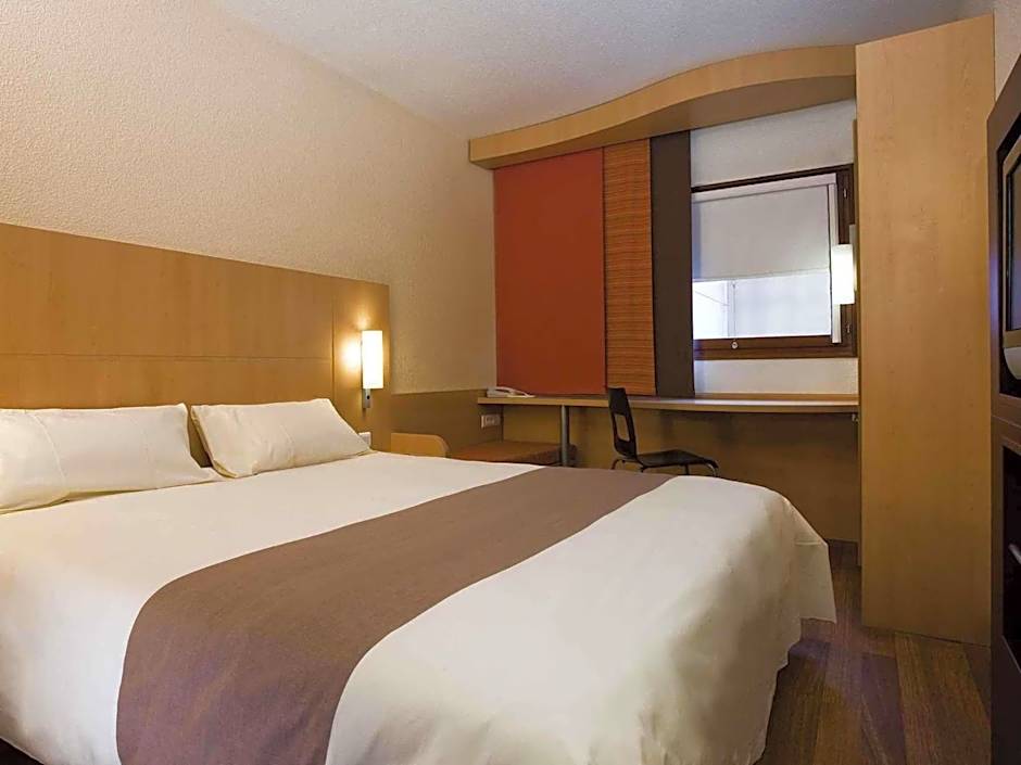 ibis Bourg Jasseron/Teyssonge