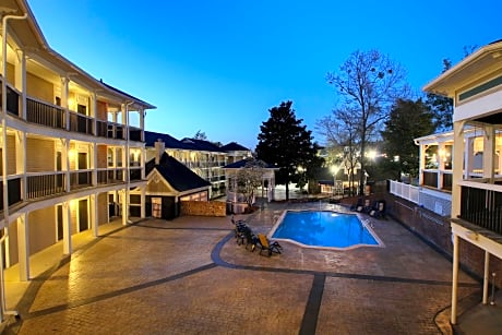 1 King Bed, Non-Smoking, Pillow Top Mattress, Picture Window, Microwave And Refrigerator, Wi-Fi, Cof