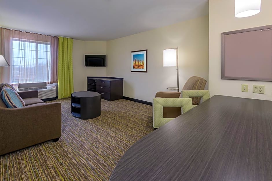 Candlewood Suites Del City, an IHG Hotel