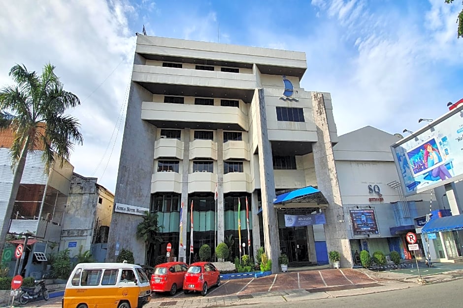 OYO 1735 Adika Bahtera Hotel