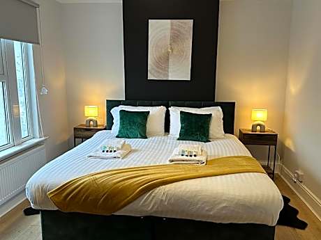 Bed Chill Glouc with 3 bedrooms and 1 bathrooms