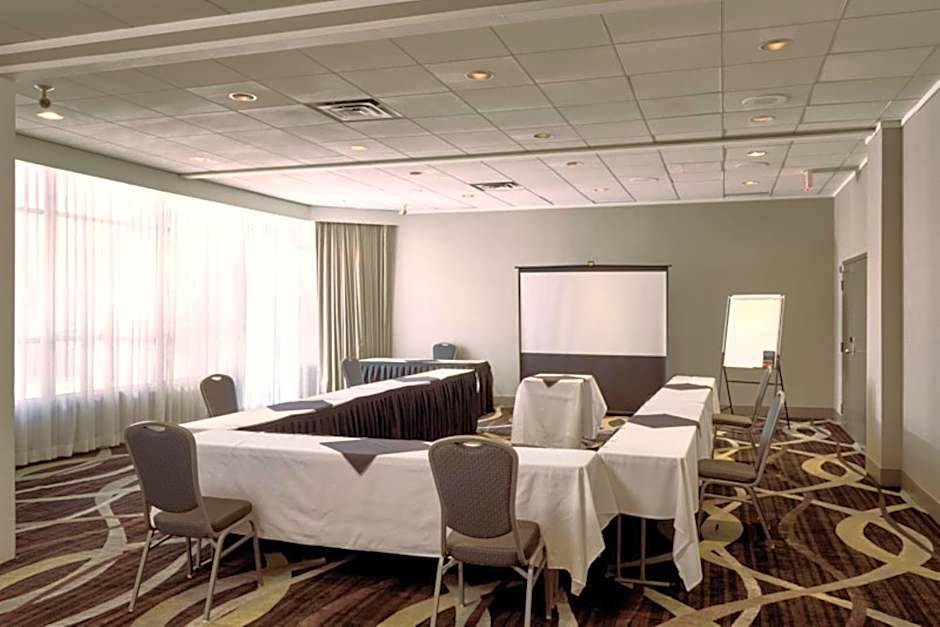 Holiday Inn Express Vancouver-Metrotown (Burnaby) By IHG