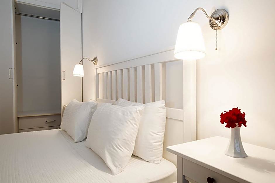 Dedeminn Marina Hotel