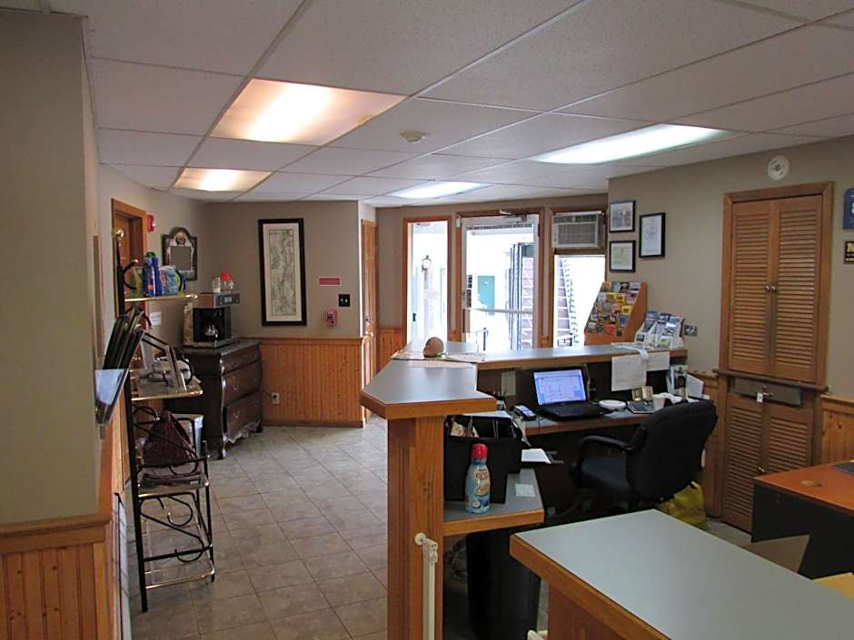 The Lake George Inn