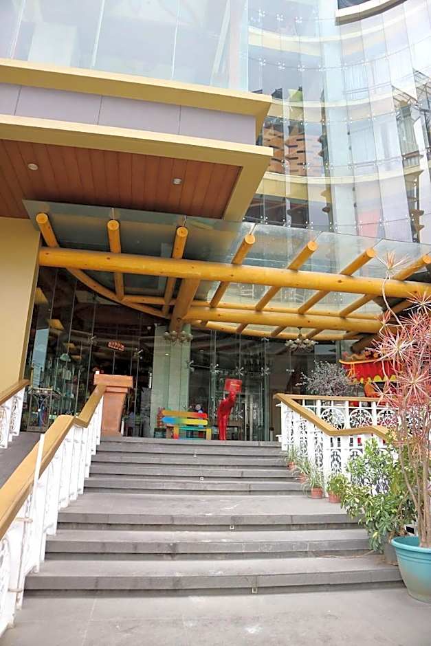 Paragon Hotel And Suites