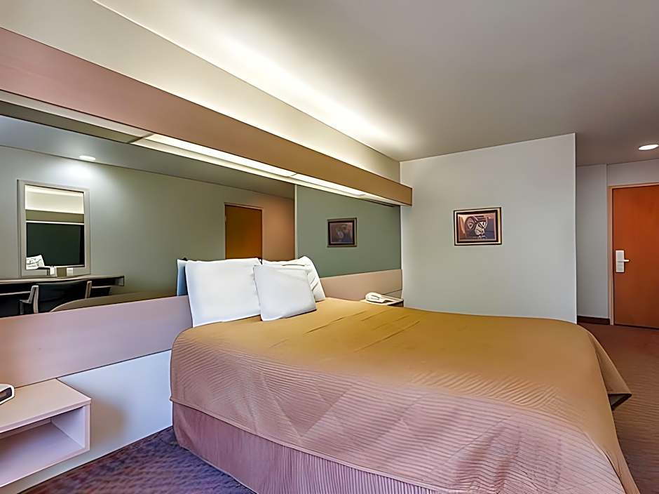 Quality Inn Downtown - near Market Square