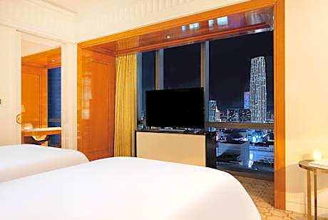 Deluxe Twin Bed Suite