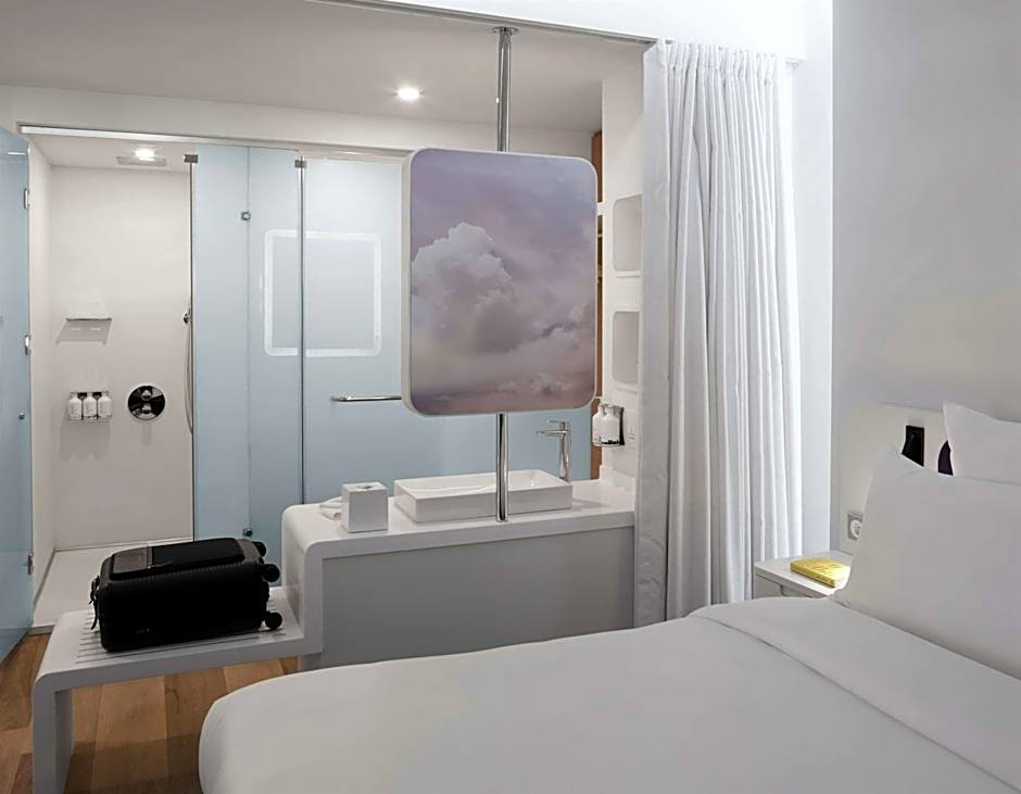 YOTELAIR Istanbul Airport, Duty free - International Transit area