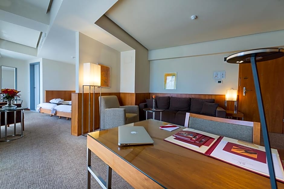 PeakTure Hotel Bucharest