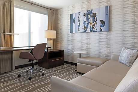 King Studio with Sofa Bed