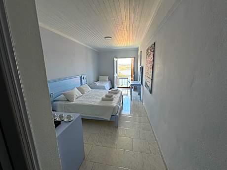 Triple Room with Sea View