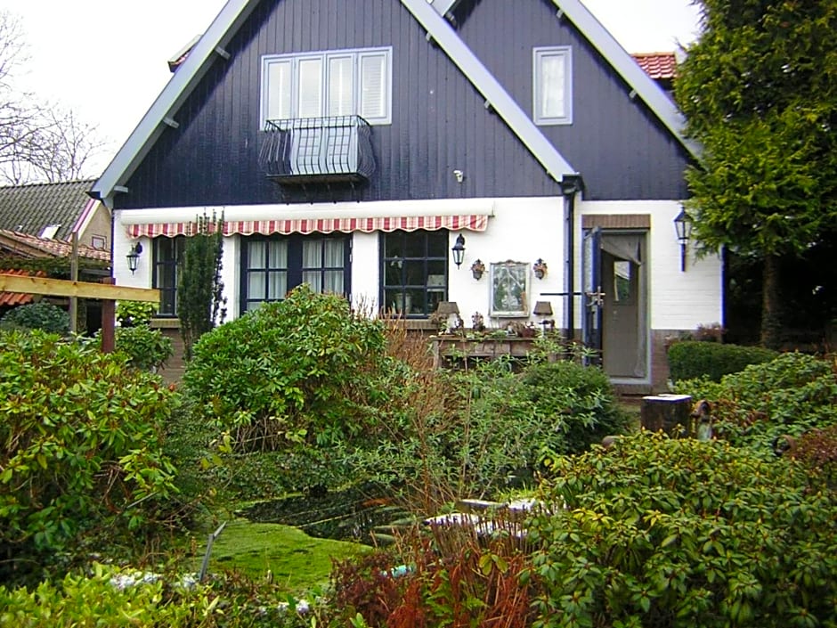 Prive tuinhuis B&B Elly