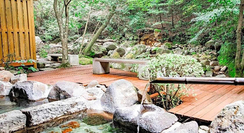 Kirishima Momijidani Seiryuso