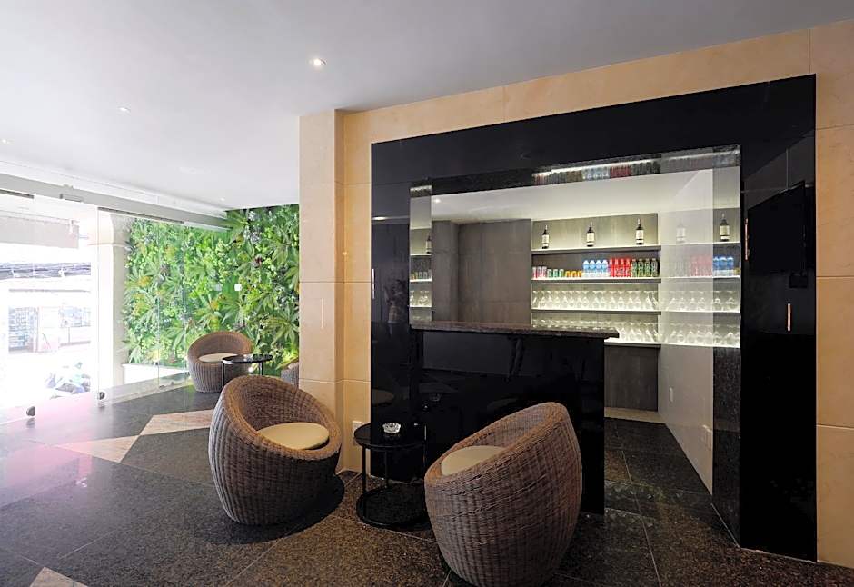 Bonita Signature BTX Hotel 