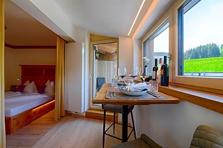 Apartment with Mountain View