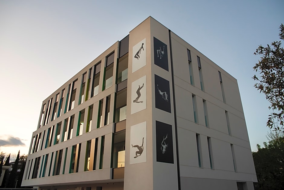 Marina Gardens Boutique & Suites