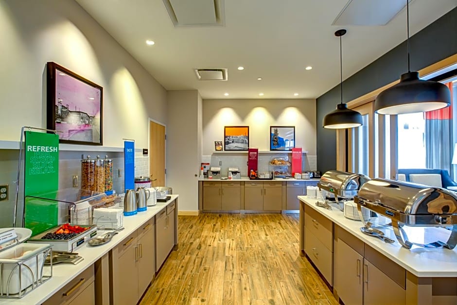 Hampton Inn By Hilton & Suites Boston-Waltham