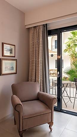 TRIPLE STANDARD ROOM