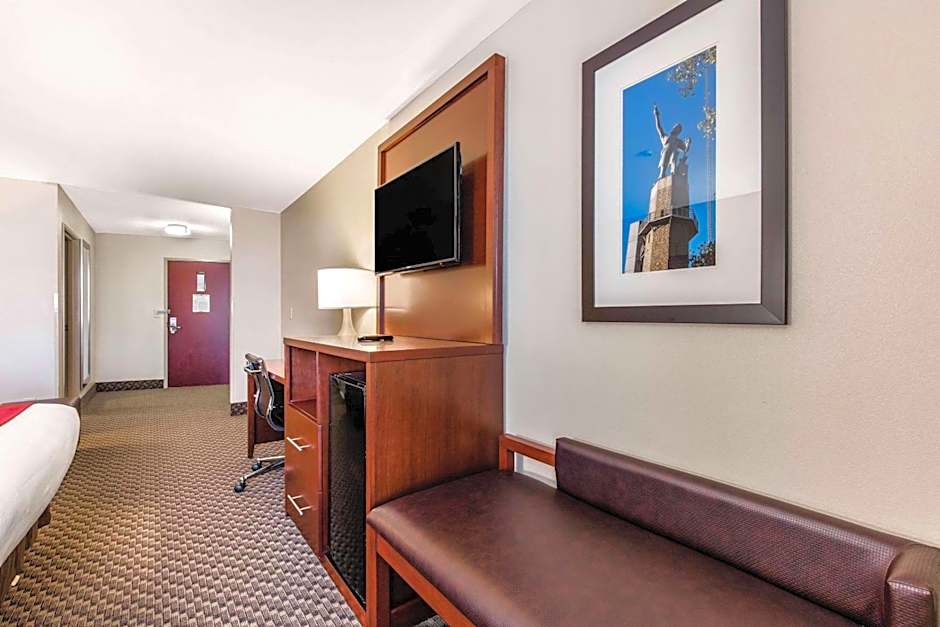 Comfort Suites Tuscaloosa near University