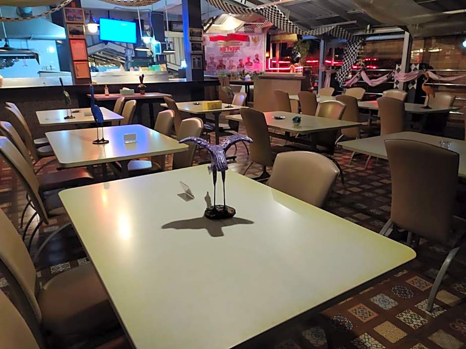 Hotel Salon Fora & Longhill Cafe Fora